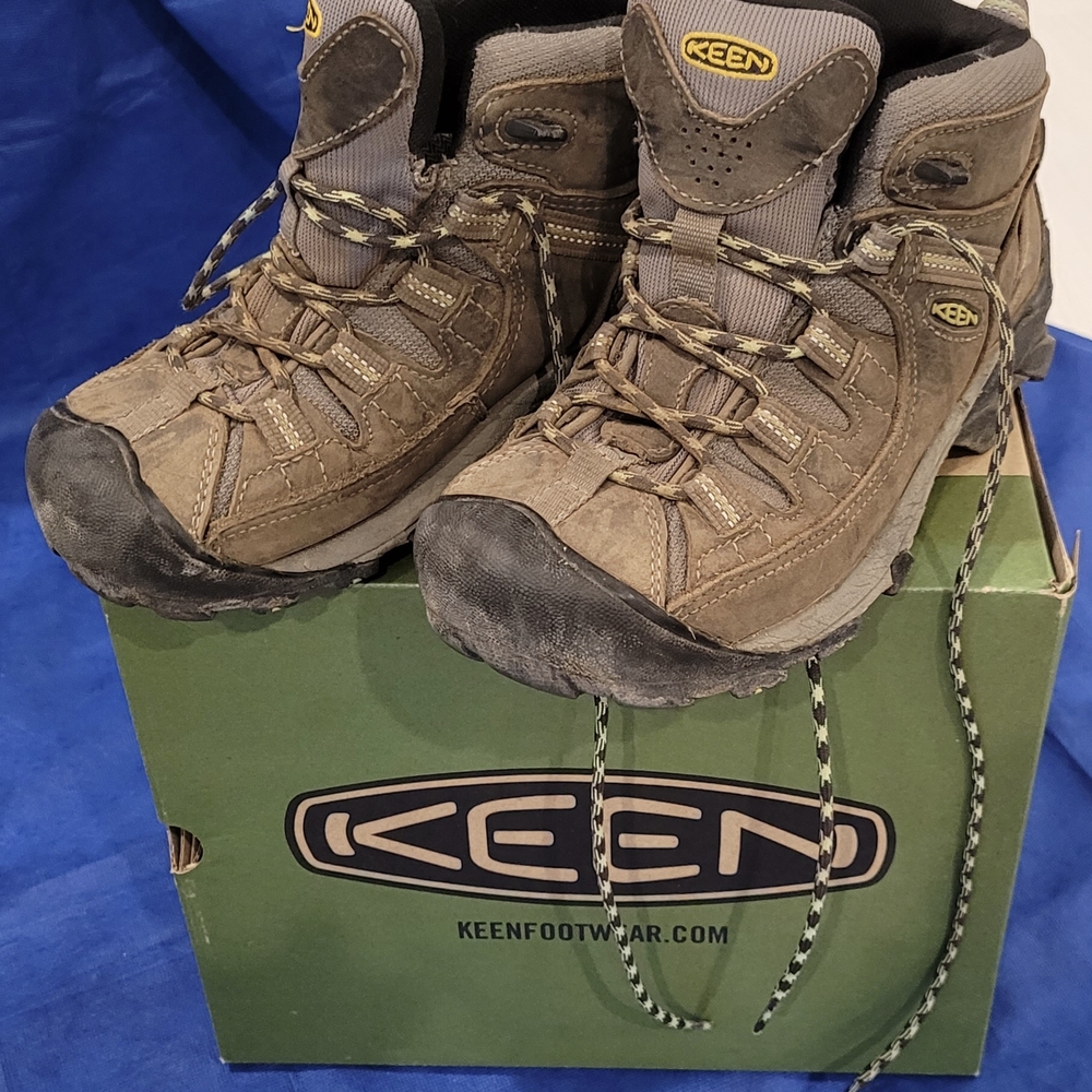 KEEN Brown Hiking Boots
